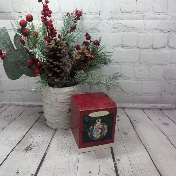 vintage Hallmark keepsake ornaments peanuts 1993 glass ball - Picture 1 of 8